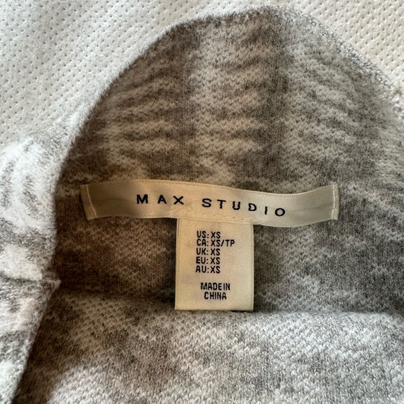 Soft houndstooth sweater - Picture 2 of 4